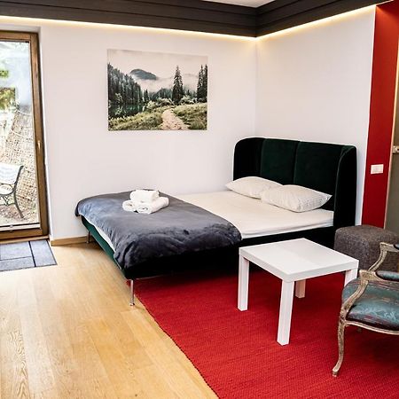 Studio 14 Brasov Luaran gambar